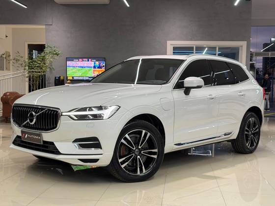 VOLVO XC60 2.0 T8 HYBRID MOMENTUM AWD GEARTRONIC VOLVO XC60 2.0 T8 HYBRID MOMENTUM AWD GEARTRONIC